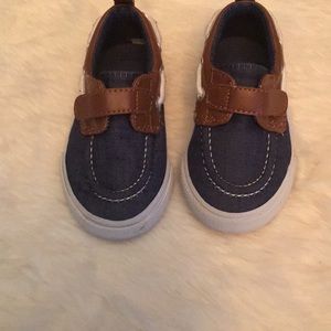 Crazy 8 size 5 baby/walker shoes great condition